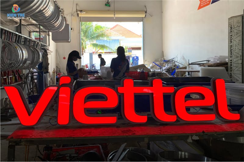 Gia Công Chữ Nổi Bảng Hiệu Đẹp | Logo Viettel Backdrop